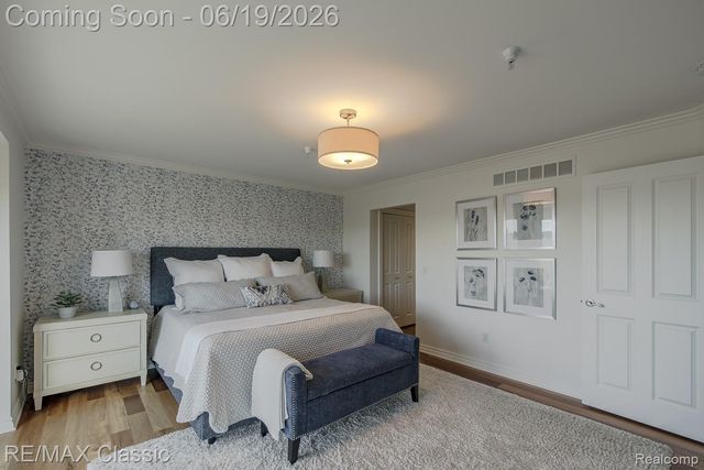 980 Sunset Drive, Waterford Charter Township, MI 48328