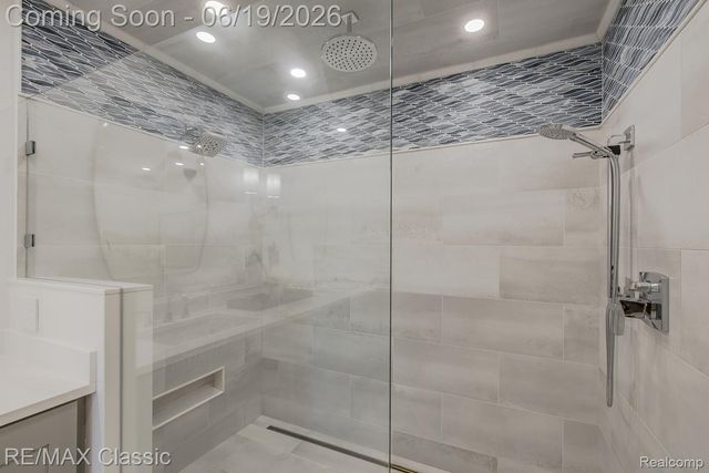 980 Sunset Drive, Waterford Charter Township, MI 48328