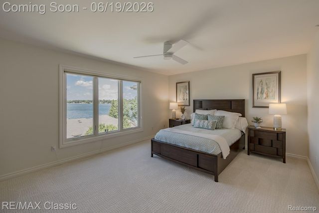980 Sunset Drive, Waterford Charter Township, MI 48328
