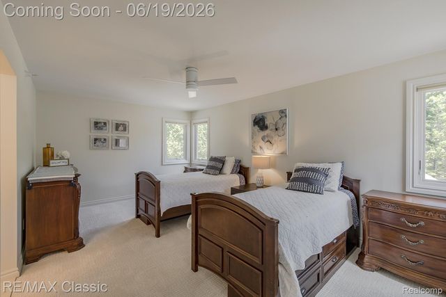 980 Sunset Drive, Waterford Charter Township, MI 48328