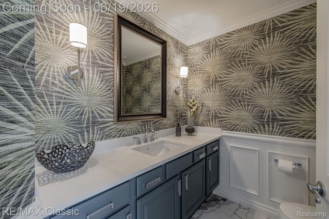 980 Sunset Drive, Waterford Charter Township, MI 48328
