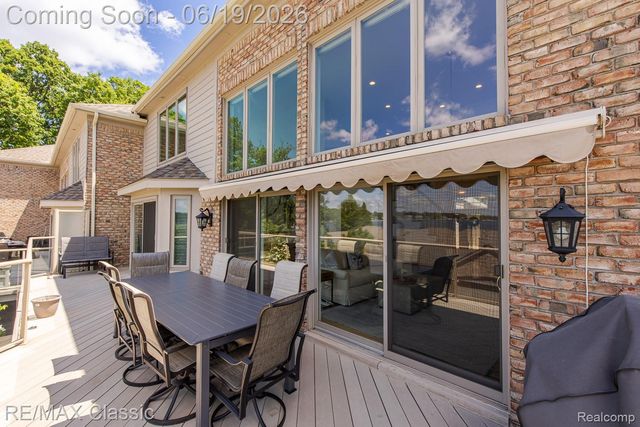 980 Sunset Drive, Waterford Charter Township, MI 48328