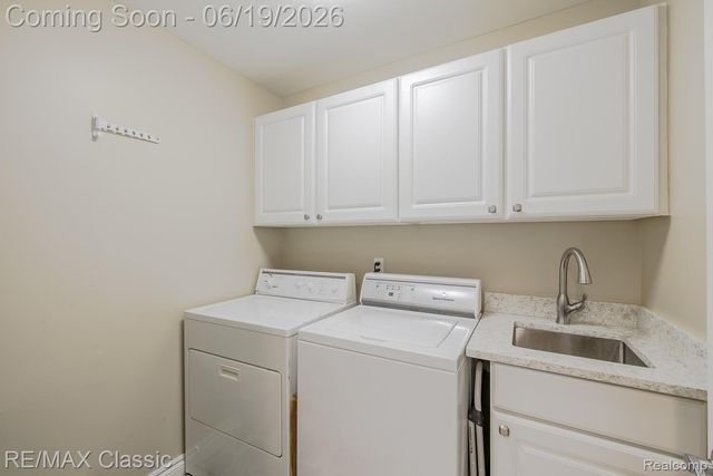 980 Sunset Drive, Waterford Charter Township, MI 48328