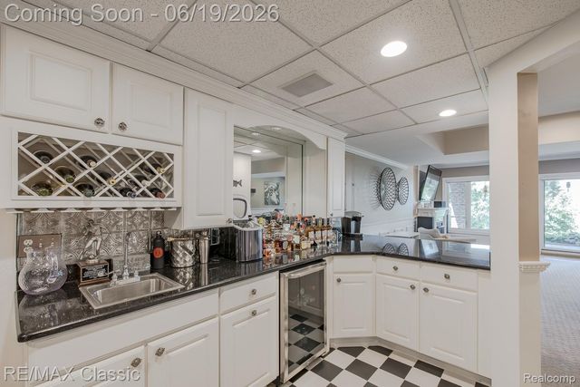 980 Sunset Drive, Waterford Charter Township, MI 48328