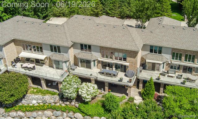 980 Sunset Drive, Waterford Charter Township, MI 48328