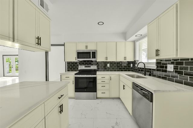 1616 Redway Lane, Houston, TX 77062