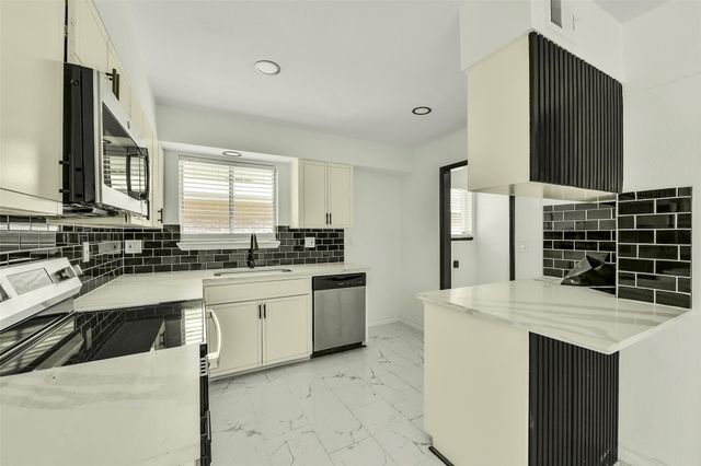 1616 Redway Lane, Houston, TX 77062