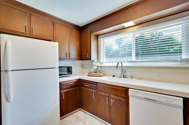 570572 La Conner Drive, Sunnyvale, CA 94087