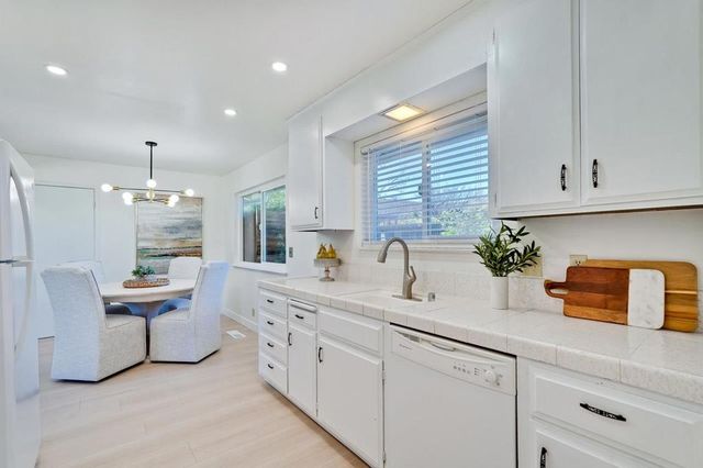 570572 La Conner Drive, Sunnyvale, CA 94087