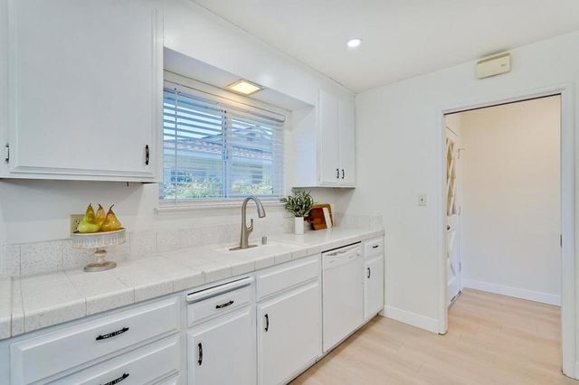 570572 La Conner Drive, Sunnyvale, CA 94087