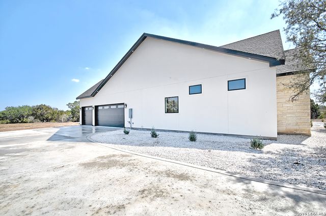 701 Highland Meadows, Bandera, TX 78003