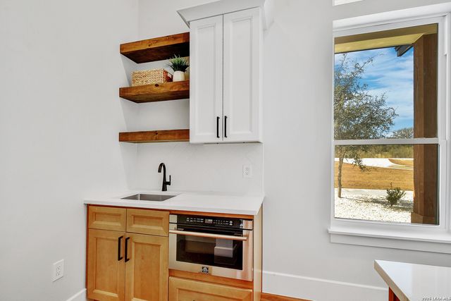 701 Highland Meadows, Bandera, TX 78003