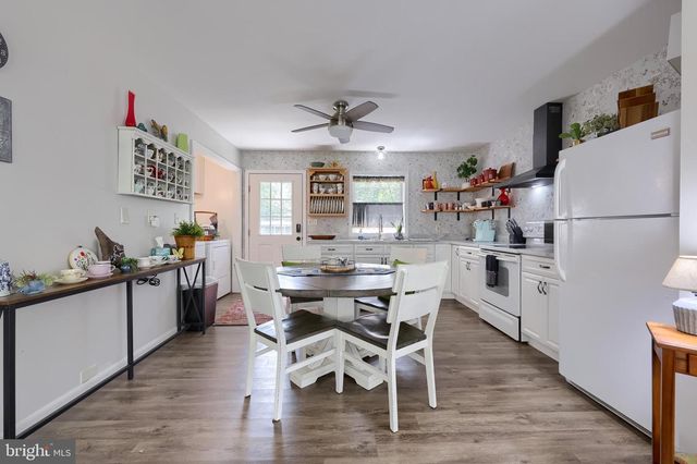 7942 SLEEPY HOLLOW DR, Tobyhanna, PA 18466