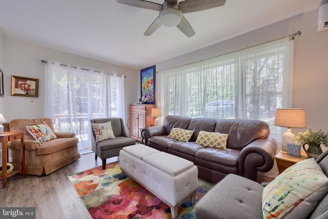 7942 SLEEPY HOLLOW DR, Tobyhanna, PA 18466