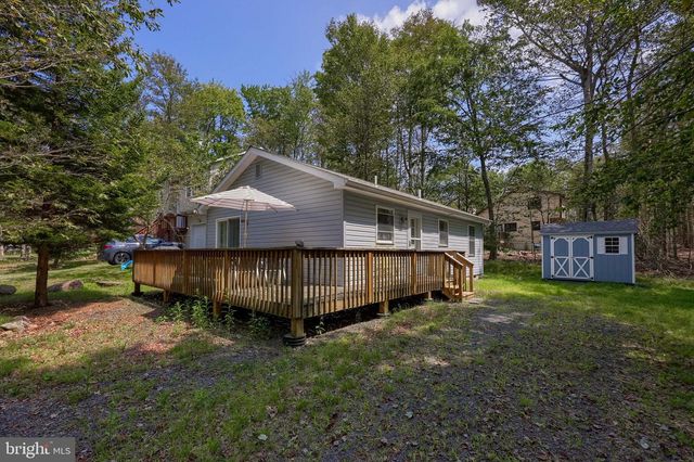 7942 SLEEPY HOLLOW DR, Tobyhanna, PA 18466