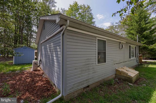 7942 SLEEPY HOLLOW DR, Tobyhanna, PA 18466