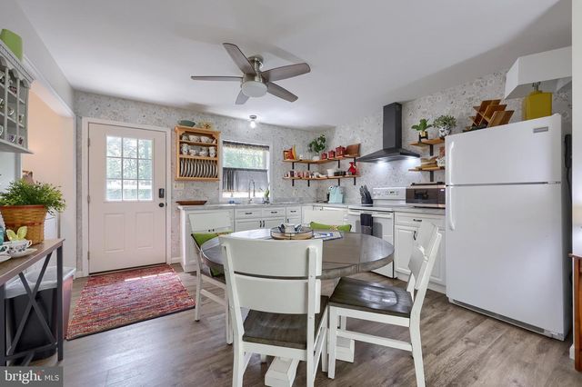 7942 SLEEPY HOLLOW DR, Tobyhanna, PA 18466