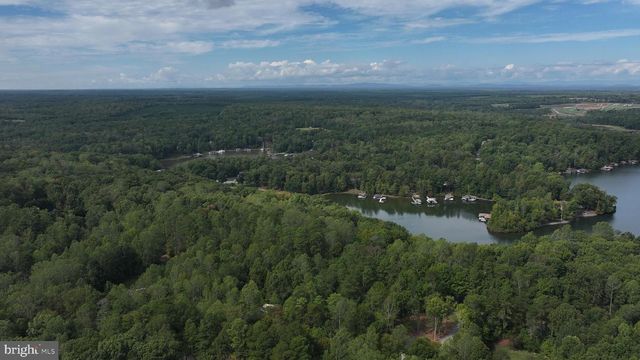 5 HUNT HAVEN, Mineral, VA 23117