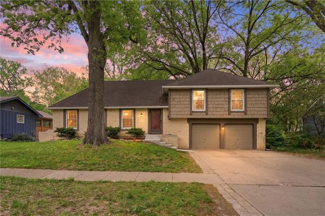 9731 Roe Avenue, Overland Park, KS 66207