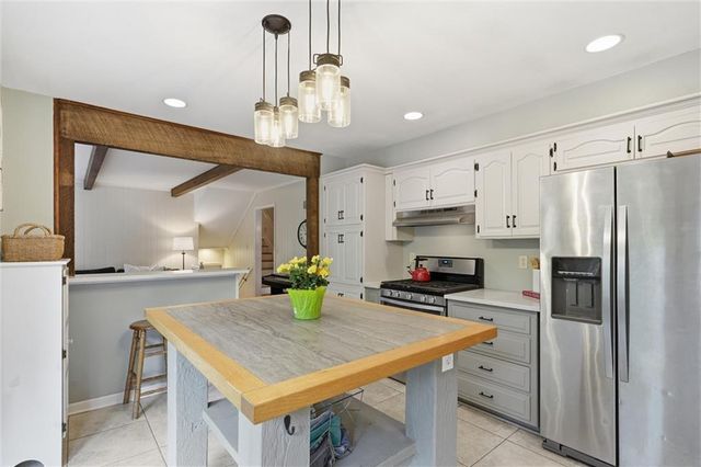 9731 Roe Avenue, Overland Park, KS 66207