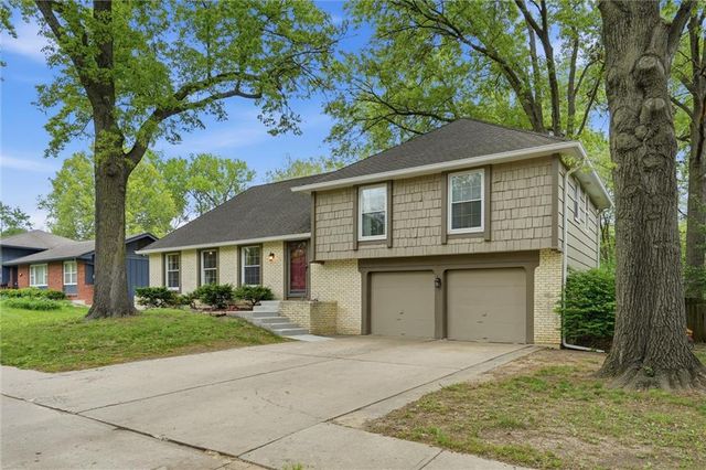 9731 Roe Avenue, Overland Park, KS 66207