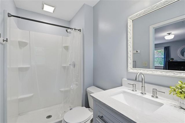 9731 Roe Avenue, Overland Park, KS 66207