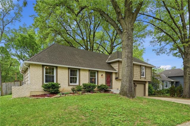 9731 Roe Avenue, Overland Park, KS 66207