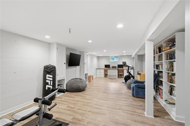 9731 Roe Avenue, Overland Park, KS 66207