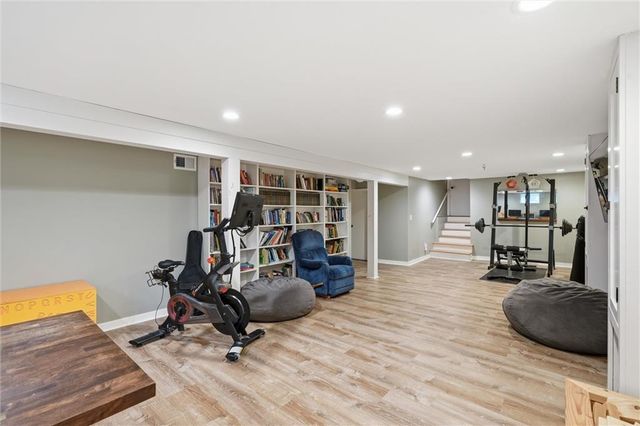 9731 Roe Avenue, Overland Park, KS 66207