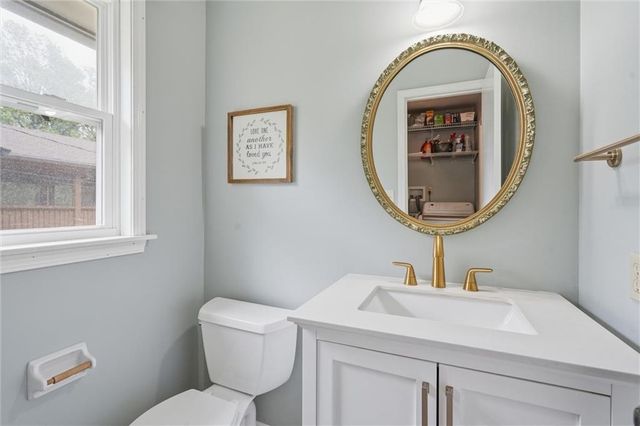 9731 Roe Avenue, Overland Park, KS 66207