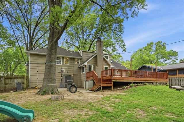 9731 Roe Avenue, Overland Park, KS 66207