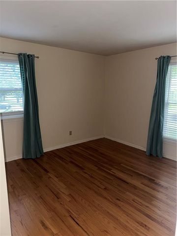 9731 Roe Avenue, Overland Park, KS 66207