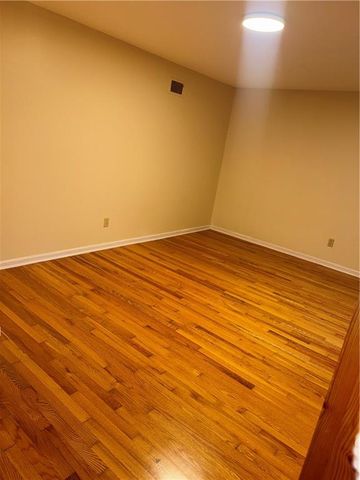 9731 Roe Avenue, Overland Park, KS 66207