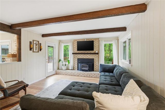 9731 Roe Avenue, Overland Park, KS 66207