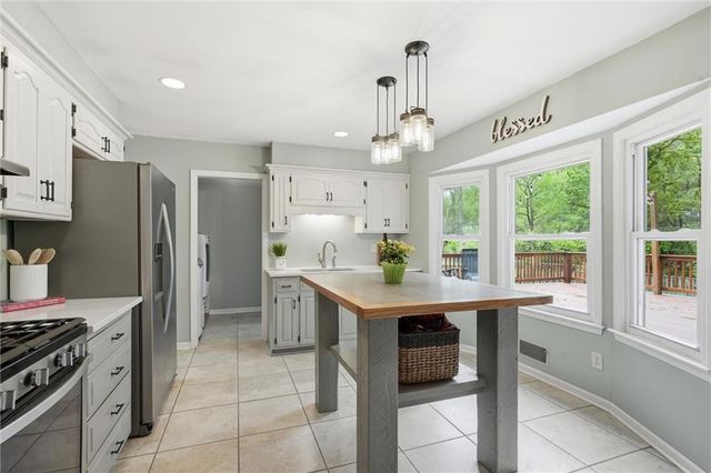 9731 Roe Avenue, Overland Park, KS 66207