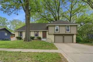 9731 Roe Avenue, Overland Park, KS 66207