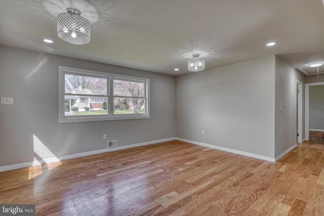 6 STEPHEN RD, Camp Hill, PA 17011