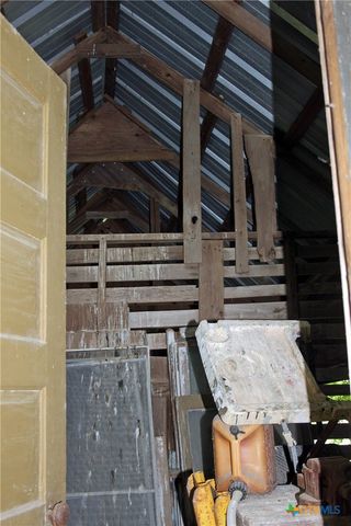 7887 Pettytown Road, Red Rock, TX 78662