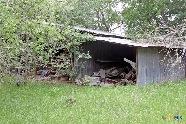 7887 Pettytown Road, Red Rock, TX 78662