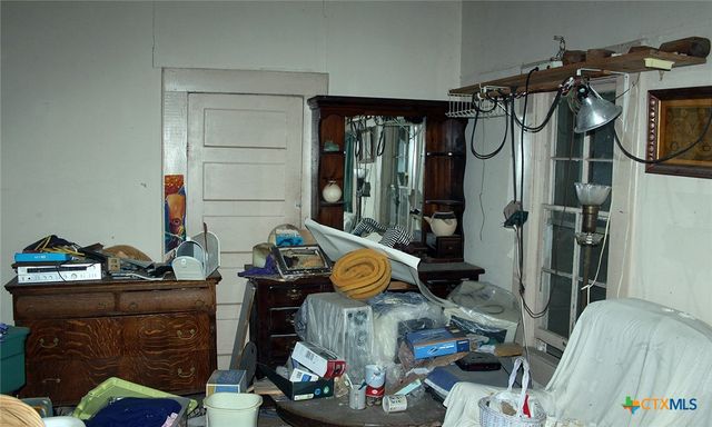 7887 Pettytown Road, Red Rock, TX 78662