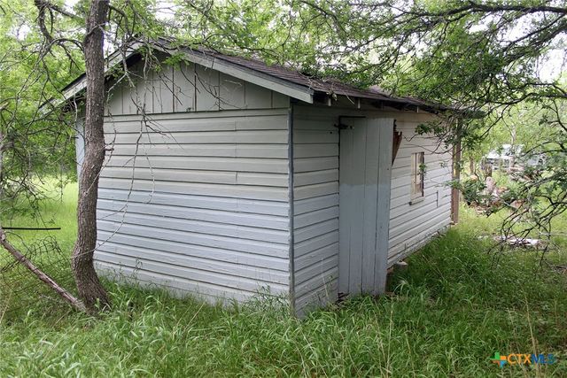 7887 Pettytown Road, Red Rock, TX 78662