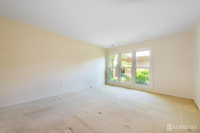 195 Hidden Hollow Court, Edison, NJ 08820