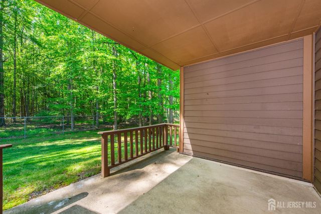 195 Hidden Hollow Court, Edison, NJ 08820