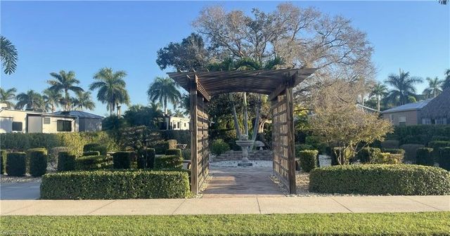 5235 Pineland Daisy TRL, Fort Myers, FL 33905