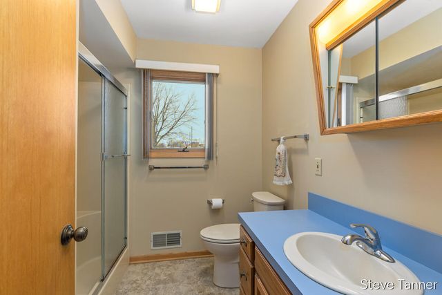 611 S Baldwin Street, Greenville, MI 48838