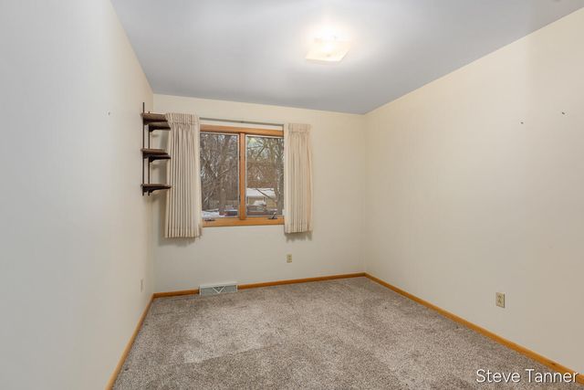 611 S Baldwin Street, Greenville, MI 48838