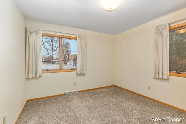 611 S Baldwin Street, Greenville, MI 48838