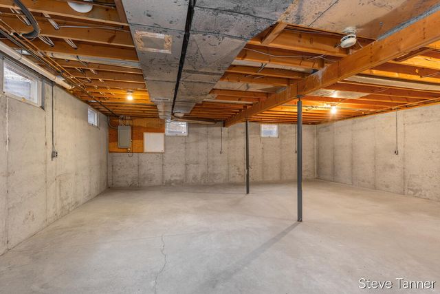 611 S Baldwin Street, Greenville, MI 48838