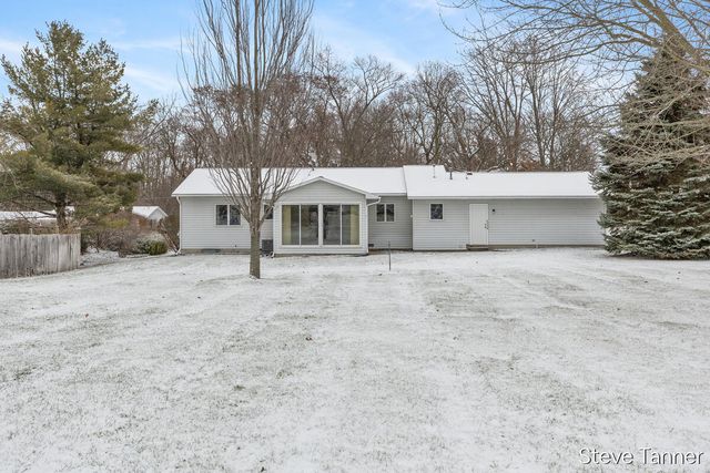 611 S Baldwin Street, Greenville, MI 48838