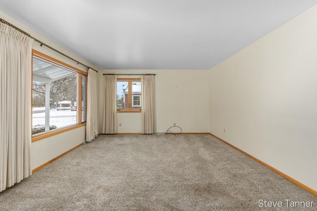 611 S Baldwin Street, Greenville, MI 48838